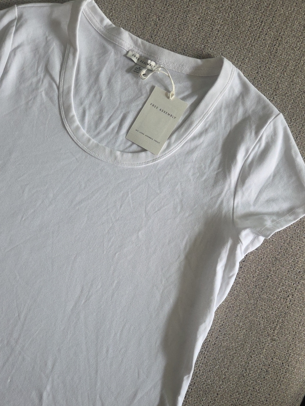 Free Assembly Women's White Scoop Neck Short Sleeve Tee